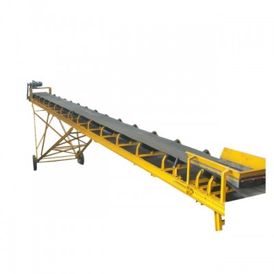 Belt conveyors for the transport of clay and crushed stones and packages